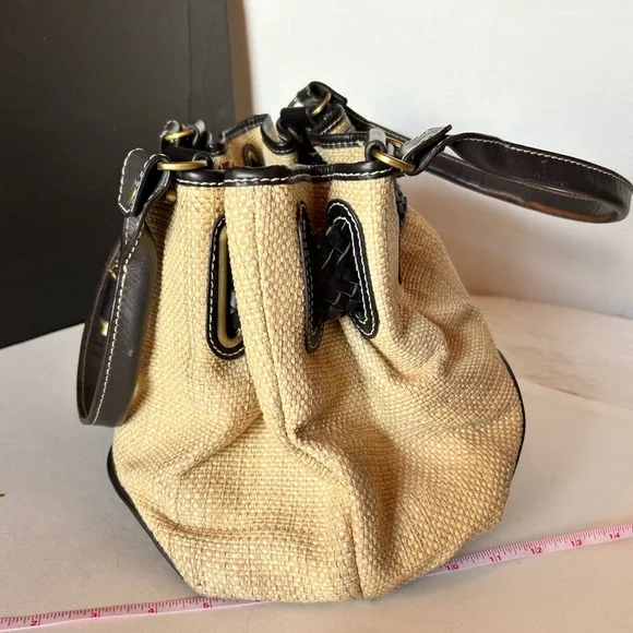 Stylish Tan and Black Women's Handbag - Picture 11 of 12